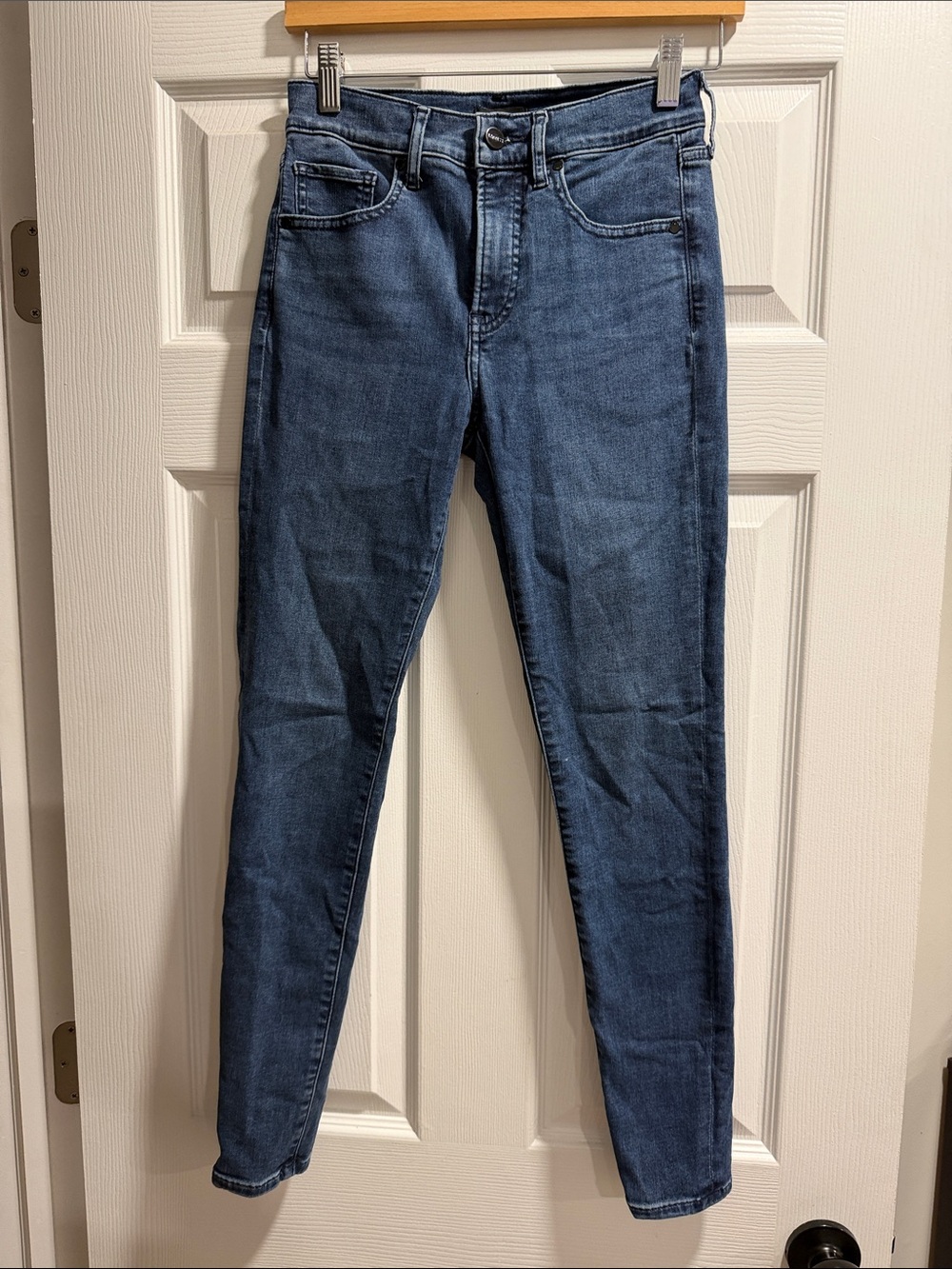 Express Women's Skinny Jeans in Dark Blue Wash